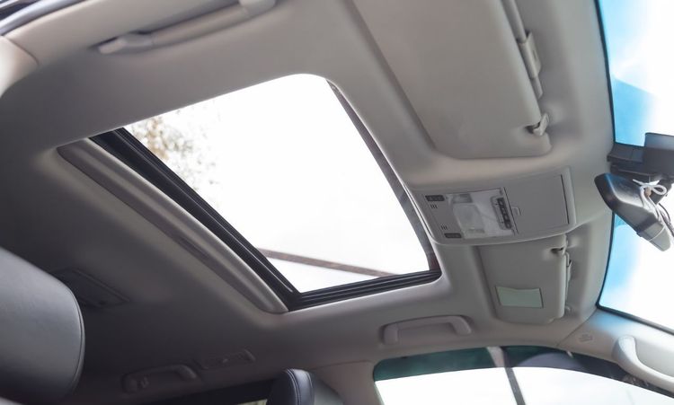 6 Ways to Know When to Replace Your Car Roof Linings