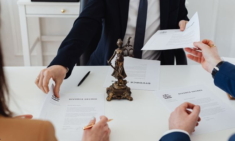 Benefits and Drawbacks of a Collaborative Divorce